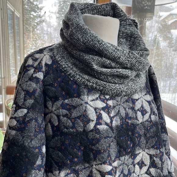 Anthologies wool cowl neck reversible poncho - Picture 2 of 6